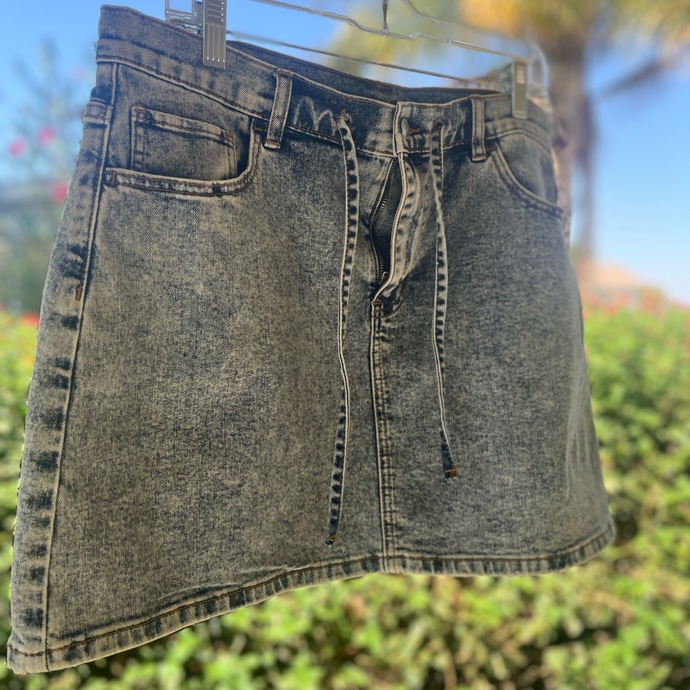 Adjustable buttery soft new never worn “And Now This” Denim jean Mini Skirt.